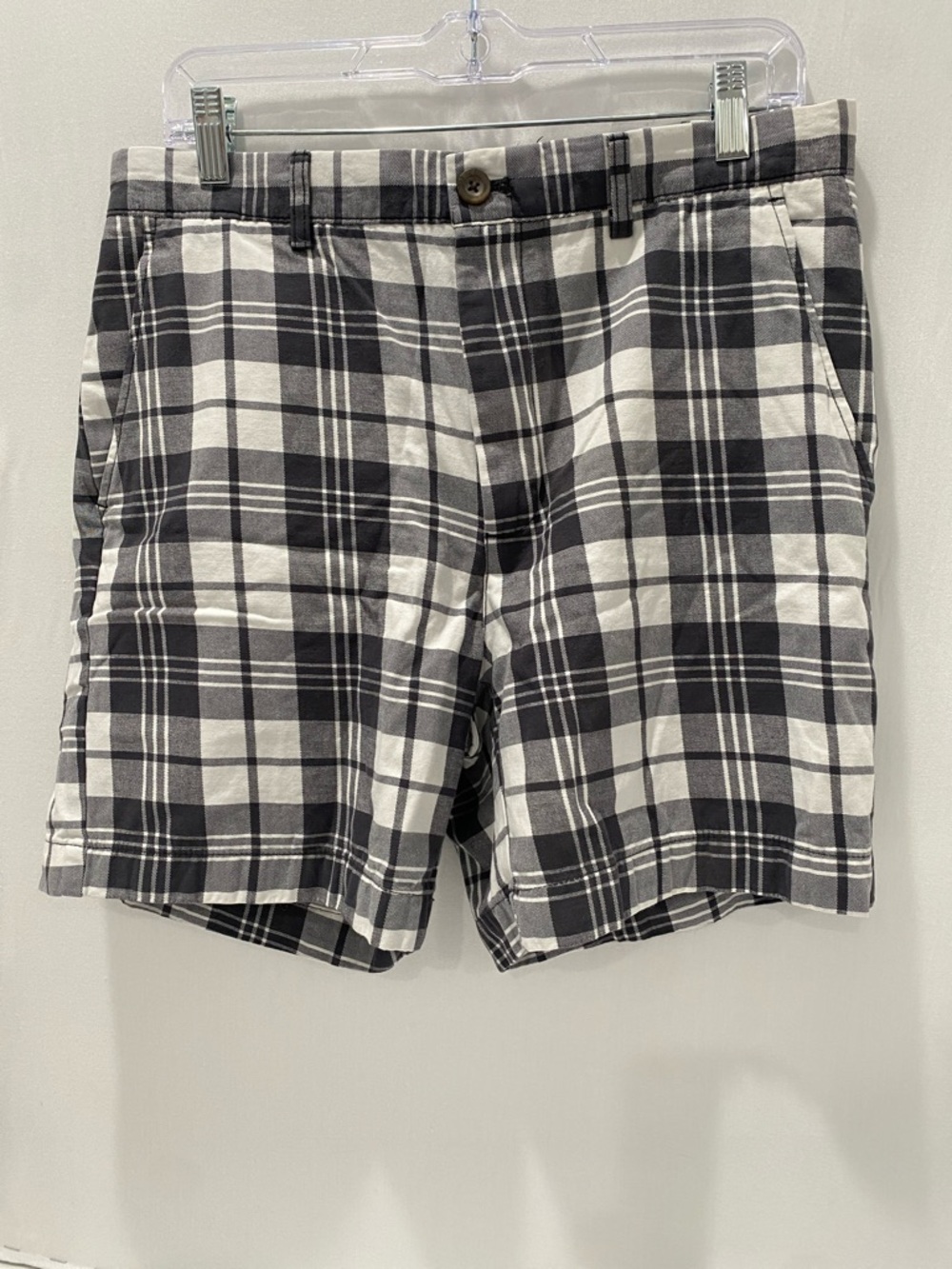 Amazon Essentials Gray and White Plaid Shorts With Pockets Size 32
